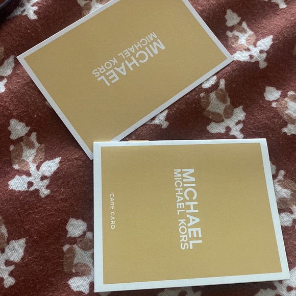 Micheal Kors Jet set Leather Crossbody Bag - Picture 8 of 14